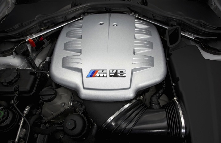 BMW M3 V8 engine