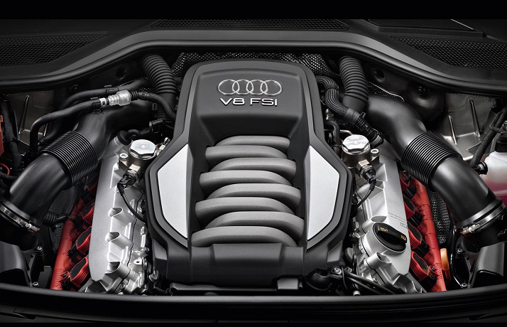 Audi S8 Engine